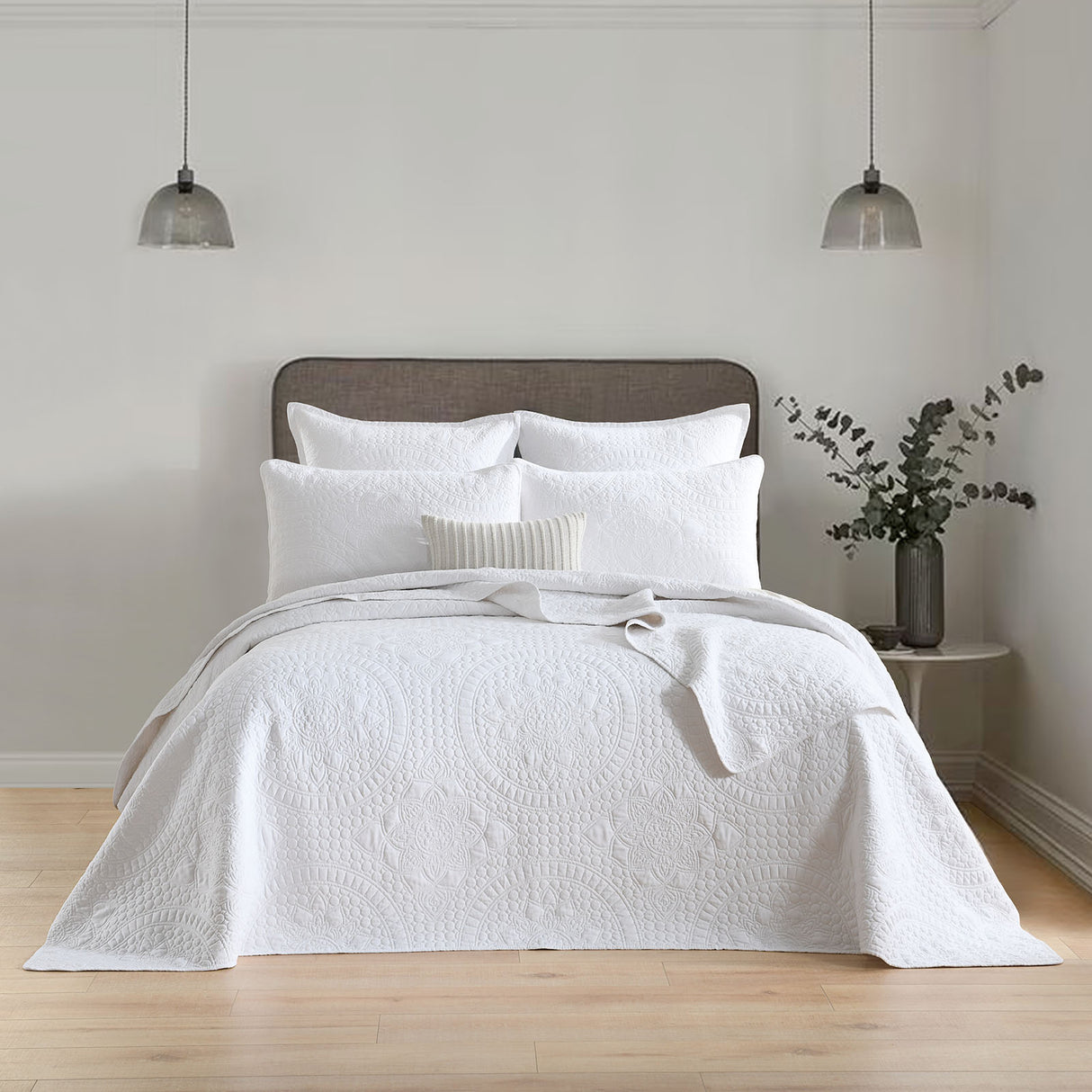 Renee Taylor Asher Jacquard Coverlet Set Super King White