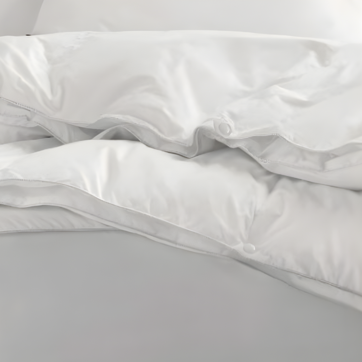 Supreme Four Seasons  80% White Duck Down & Feather Quilt Super King