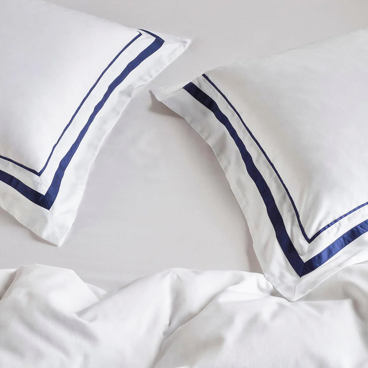 Renee Taylor Cloud 1000 TC Egyptian Cotton Euro P/Case White Navy