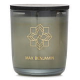 Natural wax candle with floral notes of lavender and citrus, hand-poured, 210g, offering 50 hours of soot-free burn.