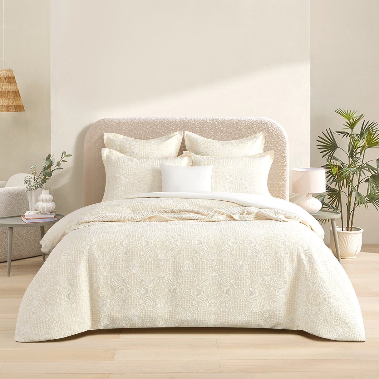 Renee Taylor Dakota Jacquard Quilt / Duvet Cover Set Queen Beige