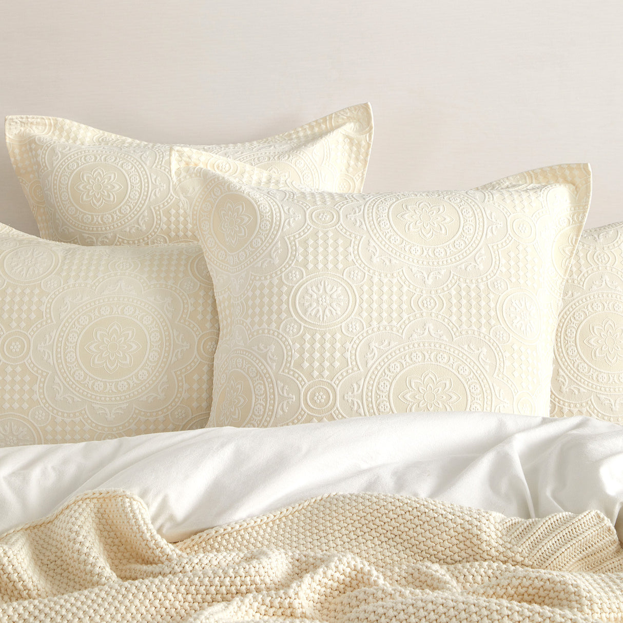 Renee Taylor Dakota Jacquard Quilt / Duvet Cover Set Queen Beige