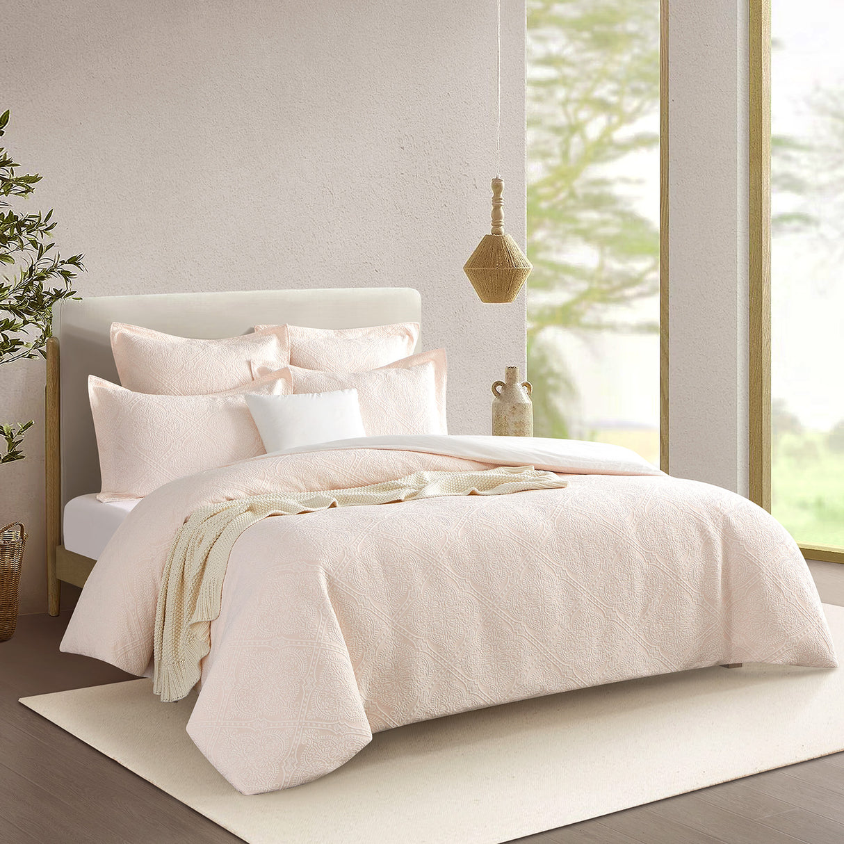 Renee Taylor Bella Jacquard Quilt / Duvet Cover Set Queen Blush