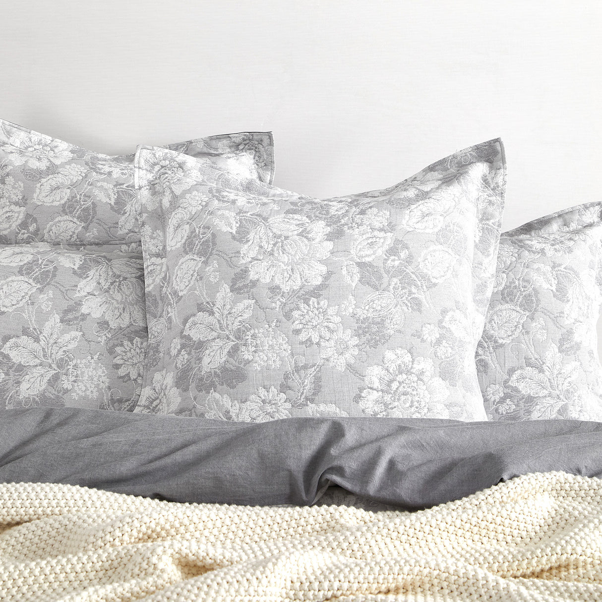 Renee Taylor Sigma Jacquard Quilt / Duvet Cover Set Queen Charcoal