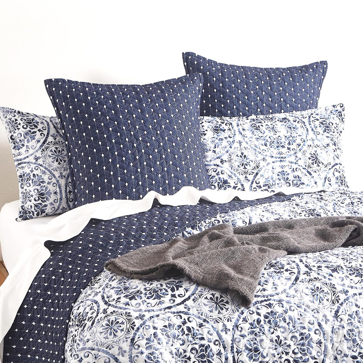 Renee Taylor Delos Quilted Reversible Coverlet Set Super King