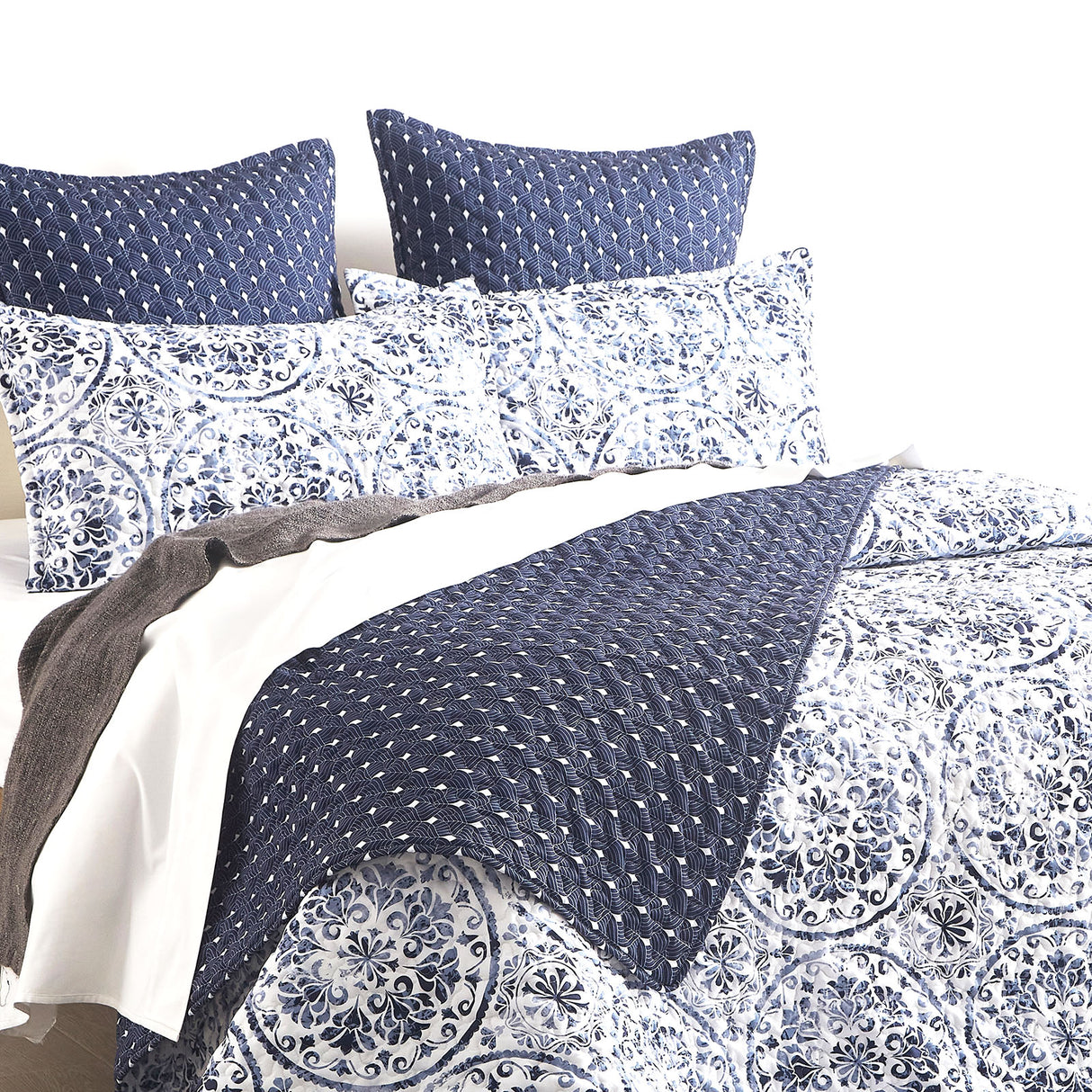 Renee Taylor Delos Quilted Reversible Coverlet Set Super King