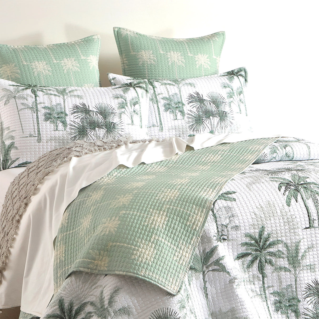 Renee Taylor Marbella Quilted Reversible Coverlet Set Super King
