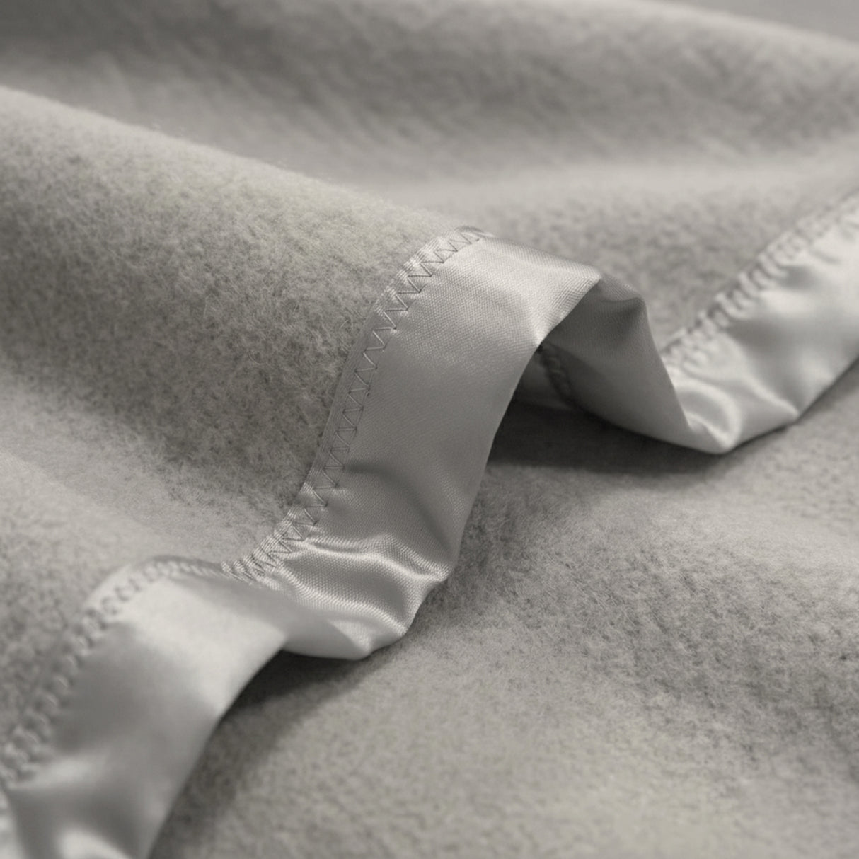 Renee Taylor Australian 400 GSM Merino Wool Blanket Queen/King Sand