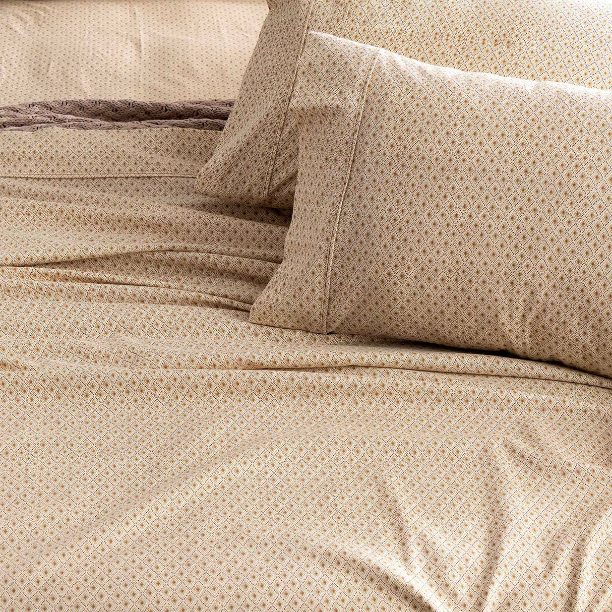 Park Avenue 175 GSM Egyptian Cotton Flannelette Sheet Set Mega Queen Diamond