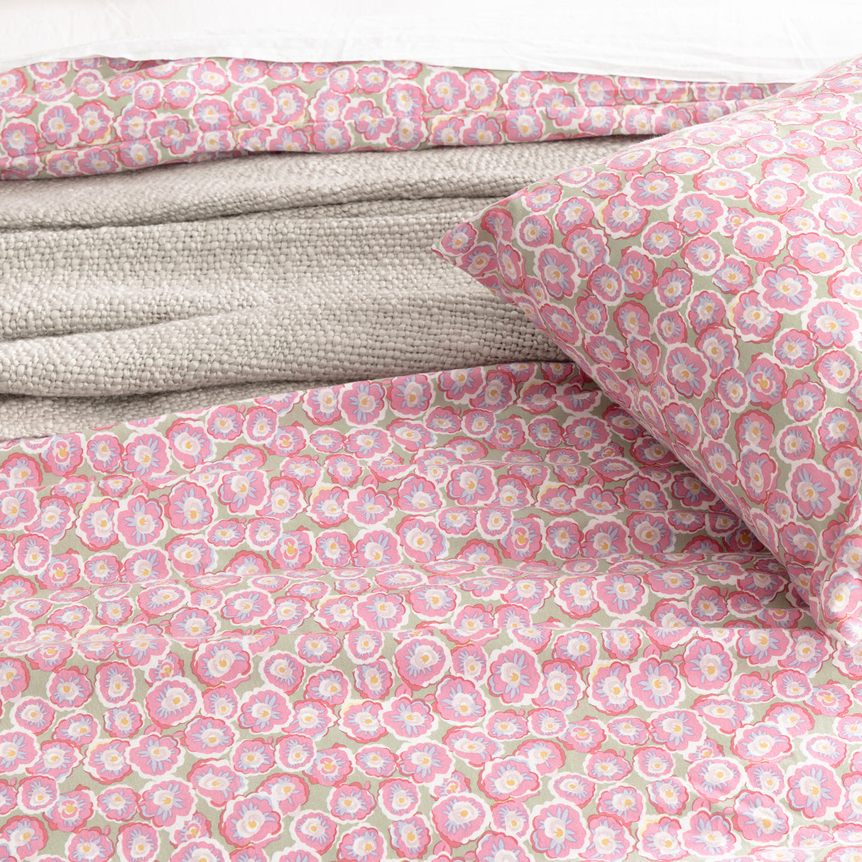 Park Avenue 175 GSM Egyptian Cotton Flannelette Quilt Cover Set Super King Ditty