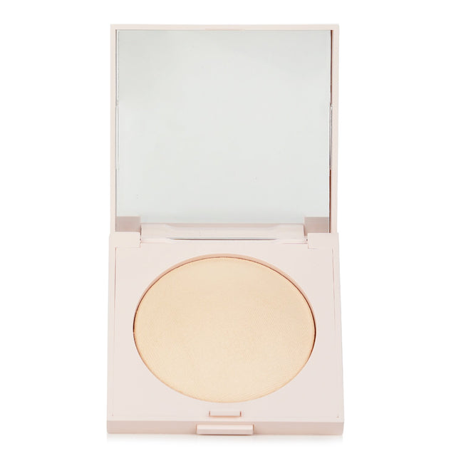 Laura Mercier Translucent Pressed Powder: Luxurious formula for flawless, luminous skin with natural ingredients and 12-hour wear.