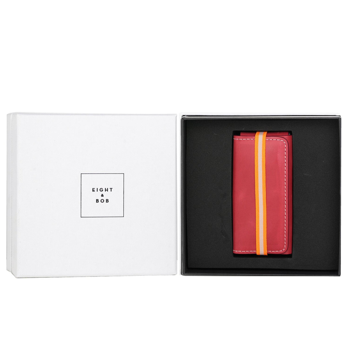 Pomodoro Red leather fragrance case for 30ml bottles, blending elegance and protection for travel and everyday use.