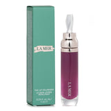 La Mer The Lip Volumizer in Sheer Berry, a hydrating, plumping lip treatment infused with Miracle Broth™ for vibrant lips.