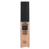 Lightweight, full coverage concealer in #04 Beige Nature, brightens under eyes, conceals imperfections, and ensures a flawless finish.