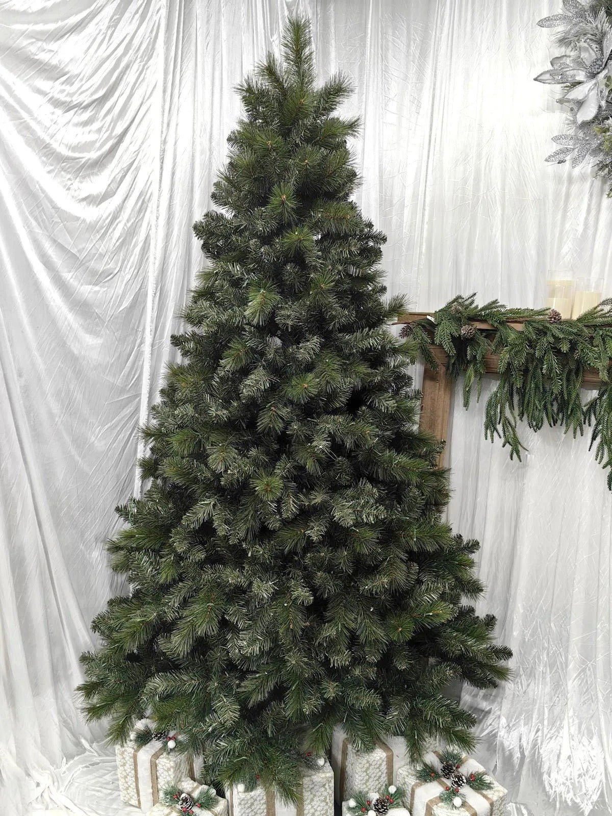 Christmas Tree - 7.5' Mixed PVC Pine Tree X 1469 Tips & Lights