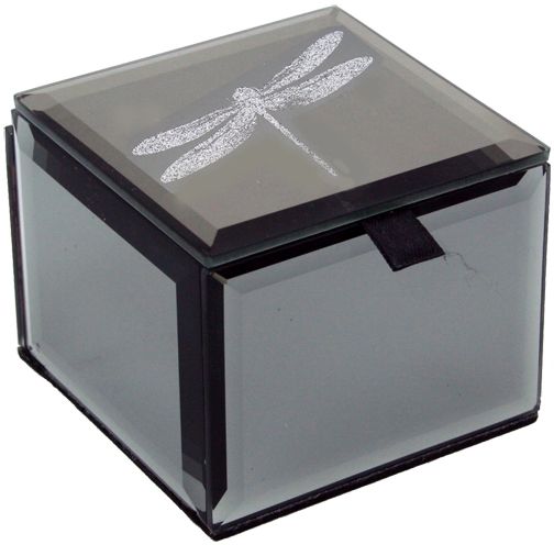 Elegant mini trinket box featuring a dragonfly design, measuring 7.5 x 7.5 x 5 cm.