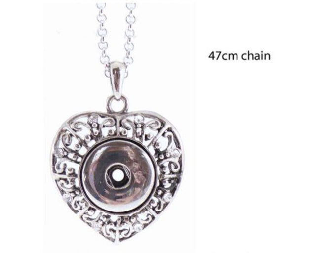 Elegant heart pendant necklace, 47cm adjustable length, perfect for gifts or everyday wear, symbolizing love and sophistication.