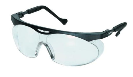 uvex skyper Clear HC3000 eyewear with anti-scratch lenses, integrated protection, and adjustable fit for superior comfort.