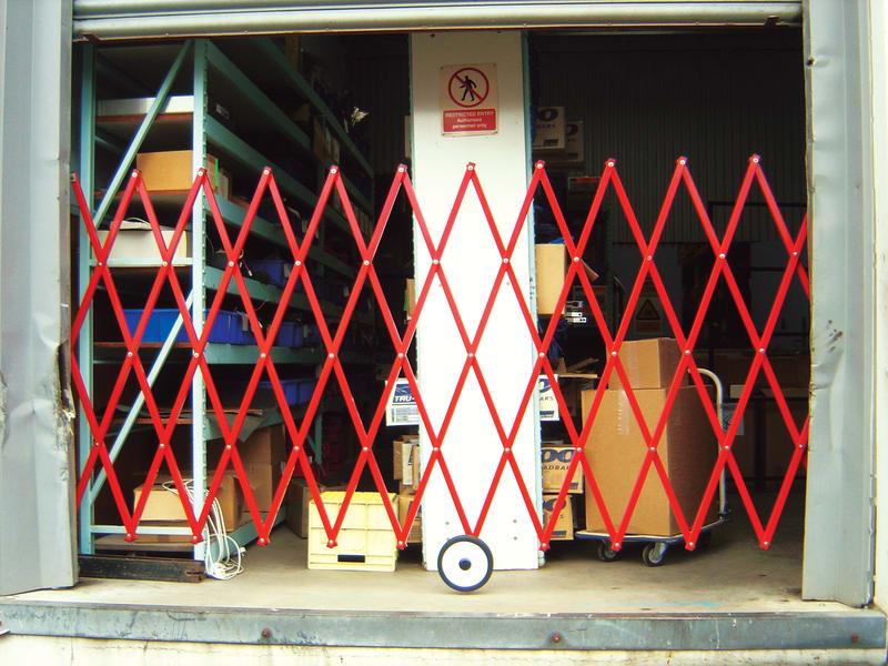Xpando Expandable Safety Barrier 1.5M x 5M Red - Red