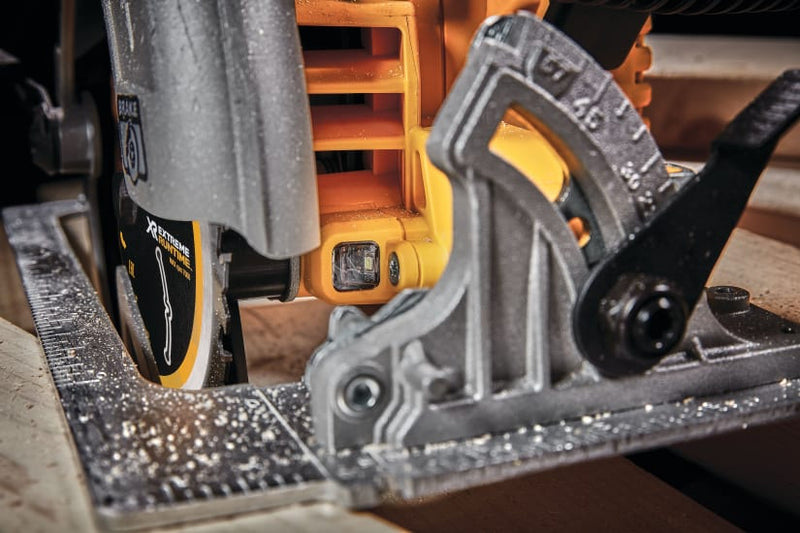 DeWALT 18V XR Flexvolt Cordless Circular Saw-184mm-Kit