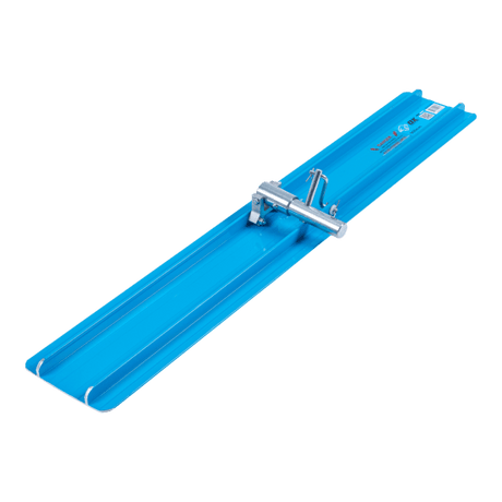 Heavy-duty 900mm aluminium bullfloat with extruded ribs for concrete finishing and easy-to-clean powder-coated surface.