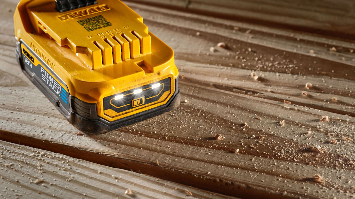 DeWALT 18V XR Powerstack Compact Battery