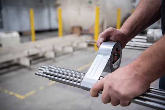 3M Heavy Duty DT11 Silver duct tape roll, 48mm x 55m, featuring strong adhesion, water resistance, and durability for versatile use.