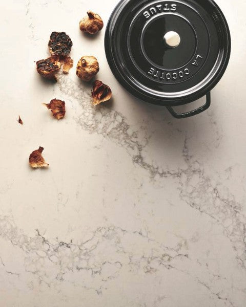 Round Cocotte - 18cm Black  - Staub