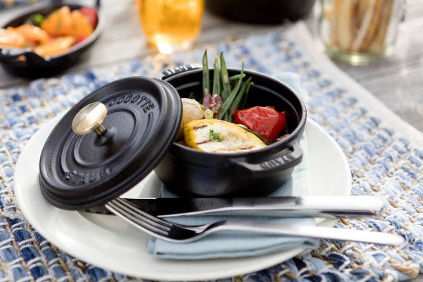 Round Cocotte - 24cm Black  - Staub