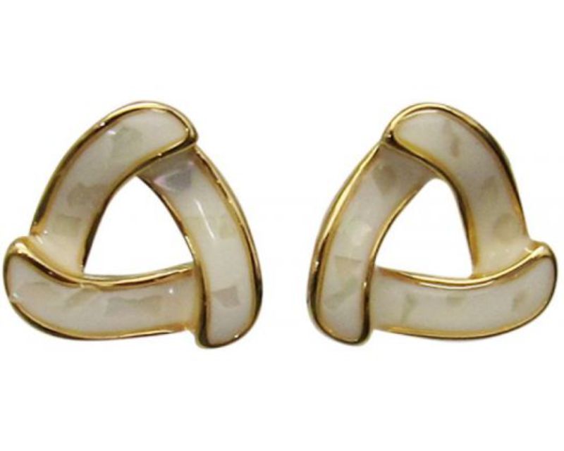 Earring featuring creamy pearls and sparkling diamantes, perfect for elevating any outfit with elegance.