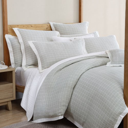 Super King - Qulit/ Duvet Cover Set - Kingston Moss by Private Collection