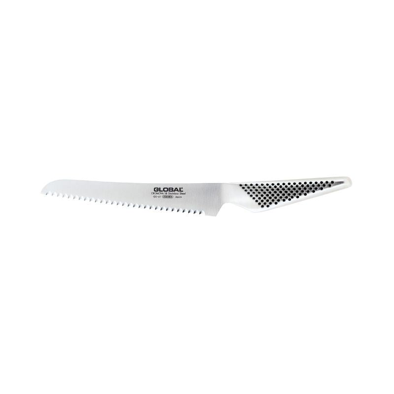 Global Classic Sandwich Knife (16cm) with CROMOVA 18 stainless steel, ideal for slicing sandwiches and hard-skinned vegetables.