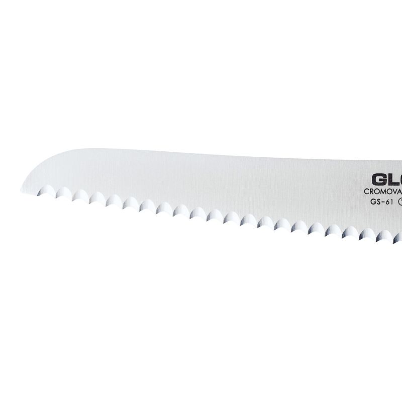 Global Classic Sandwich Knife (16cm) with CROMOVA 18 stainless steel blade, ideal for sandwiches and vegetables, featuring perfect balance.