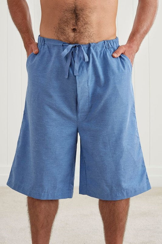 Sophisticated medium PJ shorts with elastic waistband, side pockets, made from eco-friendly cotton-linen blend.