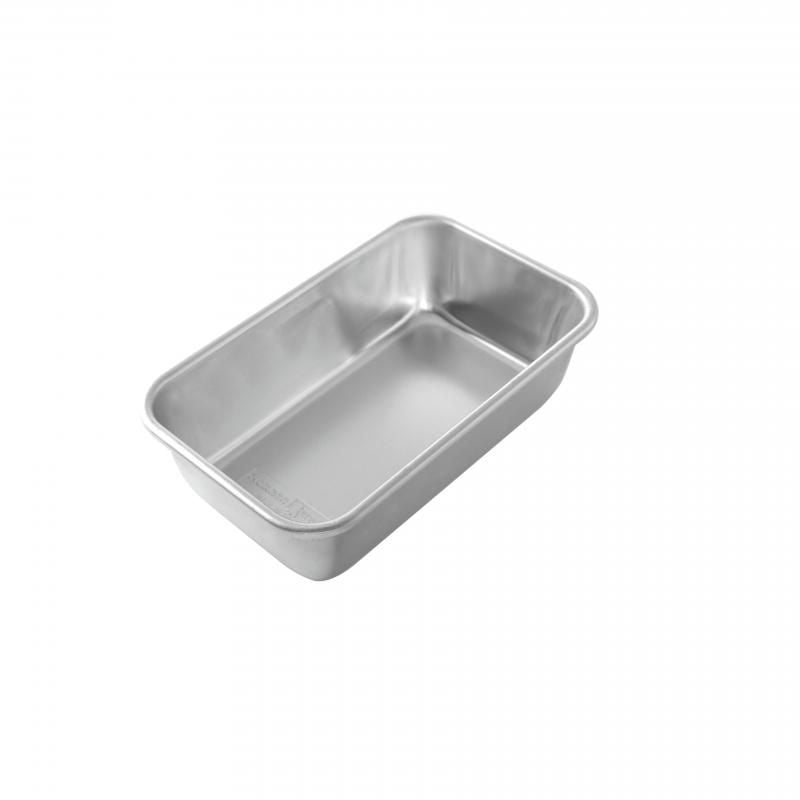 Nordic Ware Naturals® 1.5-pound loaf pan in aluminum for even baking, ideal for bread, meatloaf, and cakes with high sides.