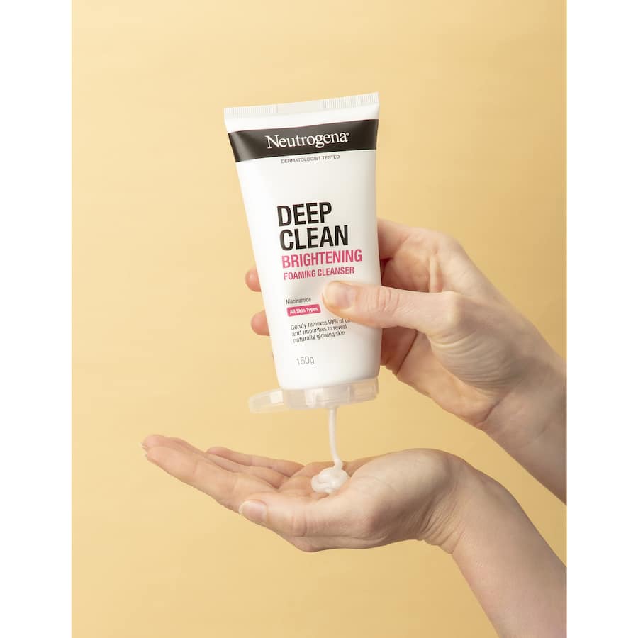 Neutrogena Deep Clean Foaming Cleanser Brightening 150g