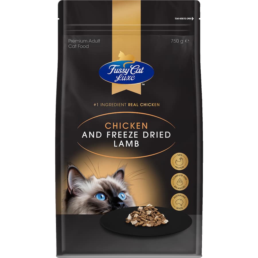 Fussy Cat Luxe Dry Cat Food Chicken And Freeze Dried Lamb 750g
