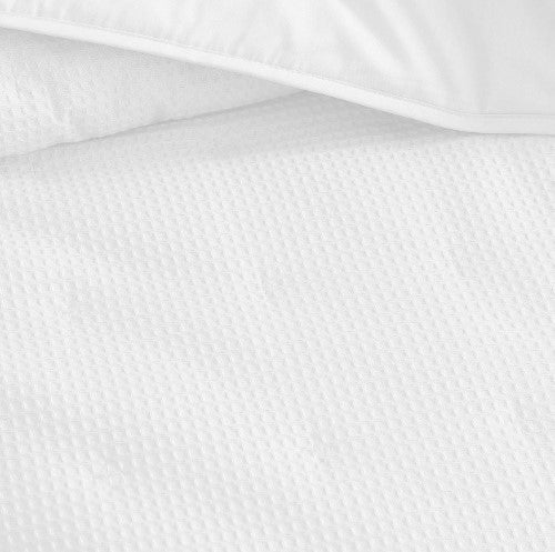 Coverlet King / Queen - Ascot White Coverlet by Logan and Mason Platinum