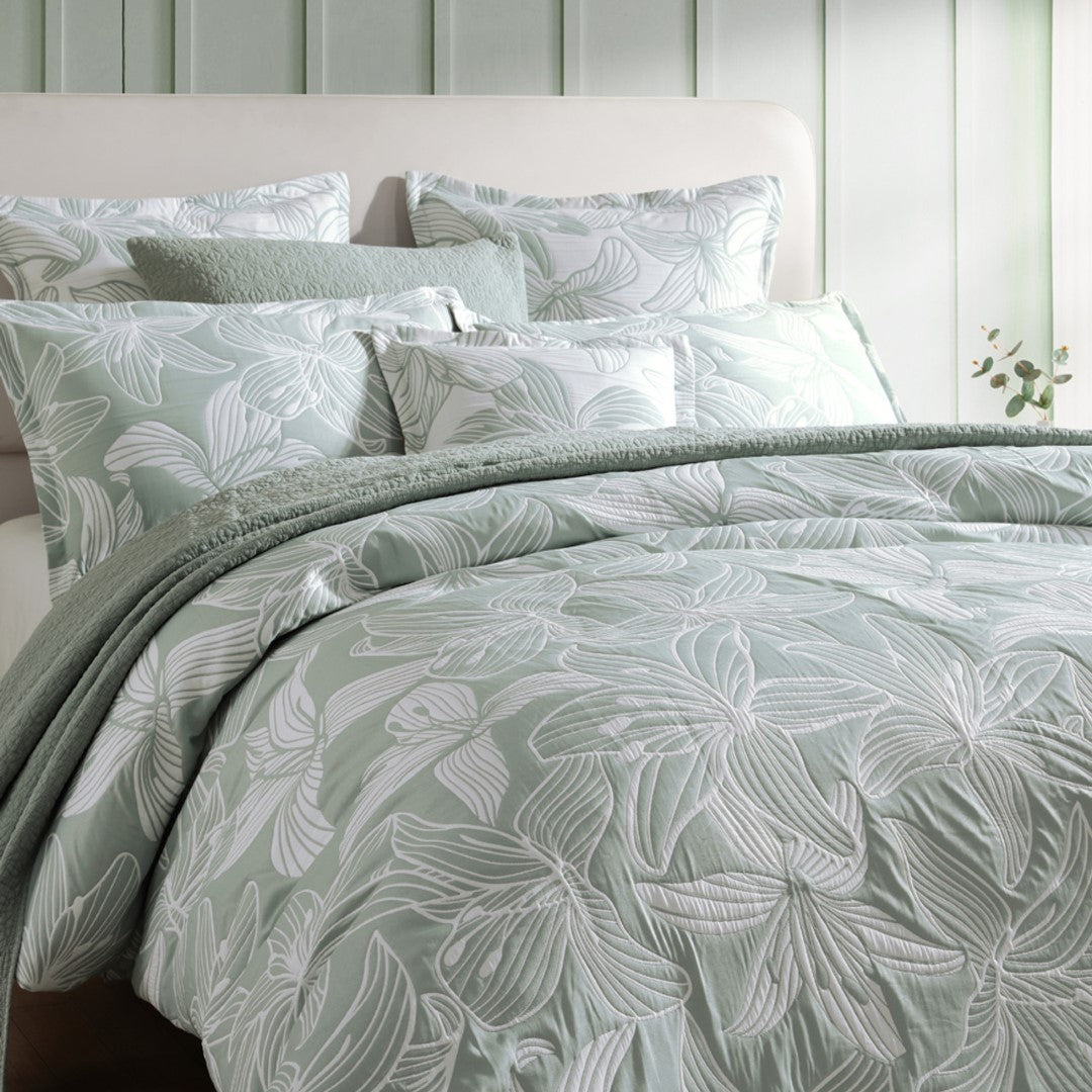 King Duvet Cover Set in Platinum Grace Sage, featuring a hibiscus flower pattern on a white backdrop, crafted from luxurious fabric.