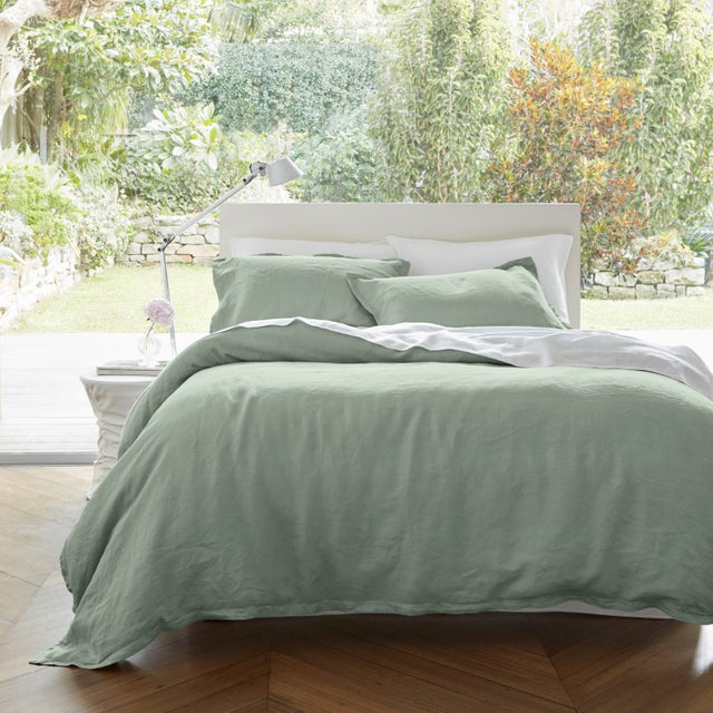 Luxurious Baksana sage Baltic linen sheet set in Super King, eco-friendly, soft, anti-allergenic, and made in Portugal.