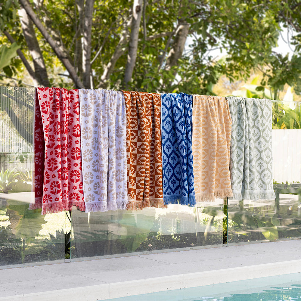 Flora Beach Towel Pebble- Bambury