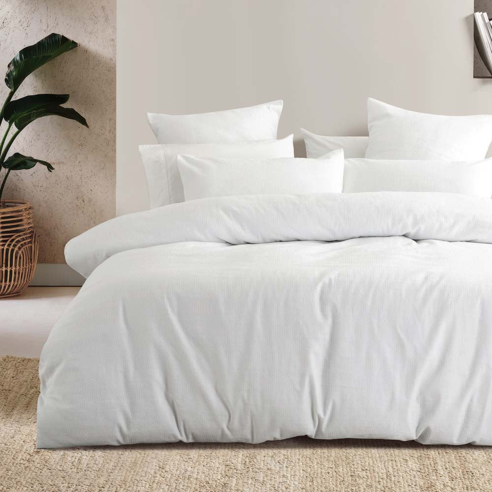 Ogee Jacquard Duvet / Quilt Cover Set White King - Bambury
