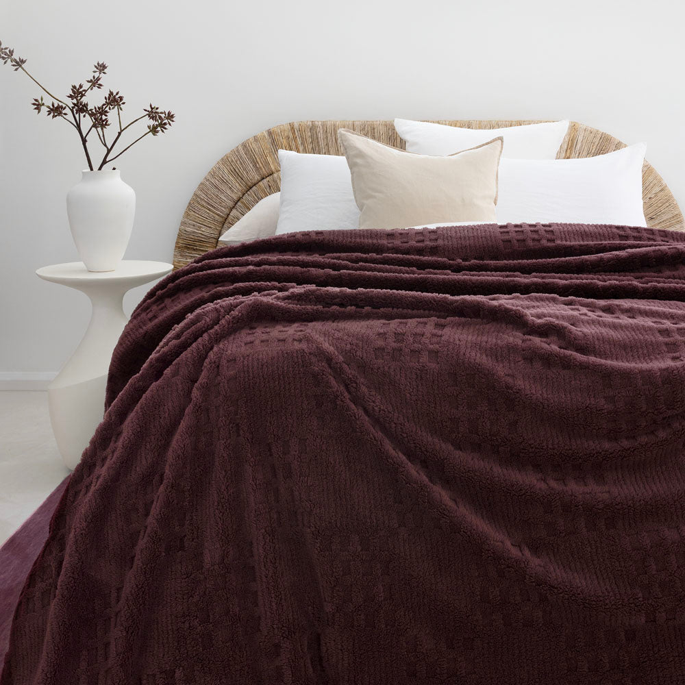 Lattice Sherpa Blanket Raisin Super King - Bambury
