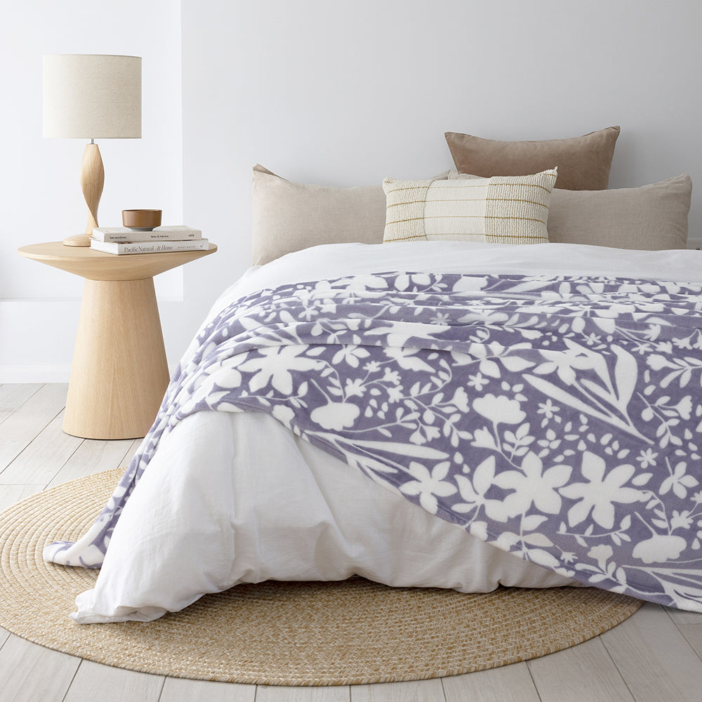 Liv Ultraplush Blanket Blue Super King