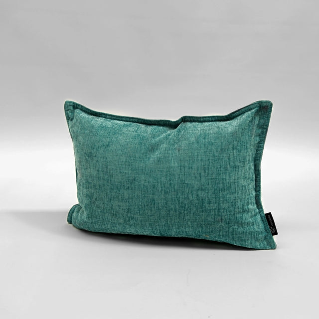 Oblong cushion cover made of premium chenille, featuring a soft, double-sided design with a convenient zip enclosure.