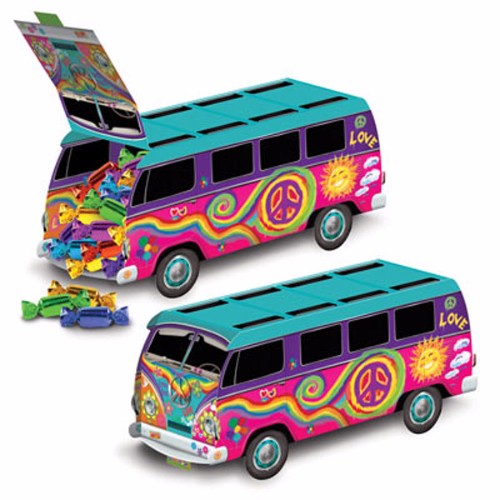 Vibrant 60's-inspired bus centerpiece made of cardboard, perfect for nostalgic decor and parties, measuring 24.5cm.