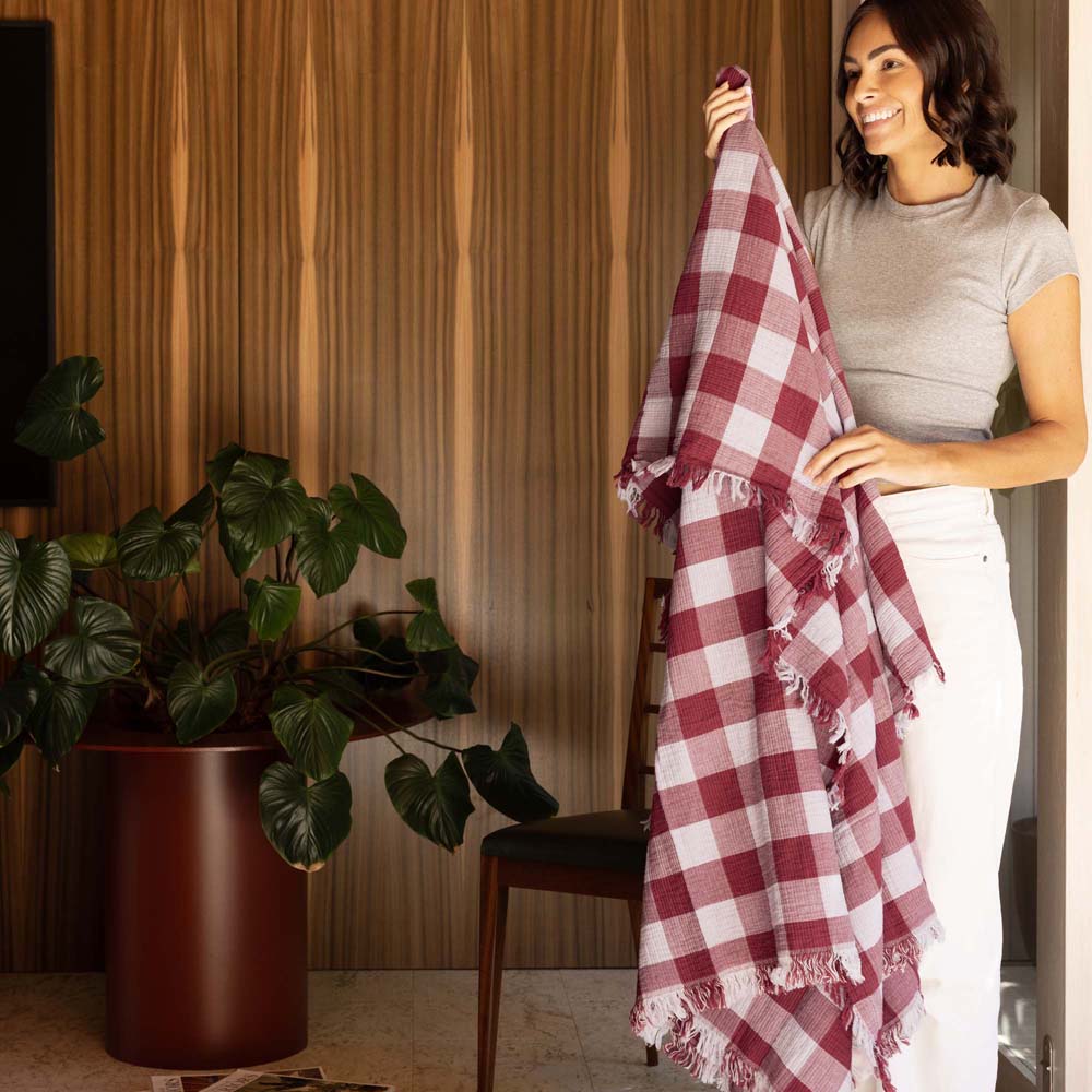 Willow Cotton Gauze Throw 130 x 200cm Bambury - Berry