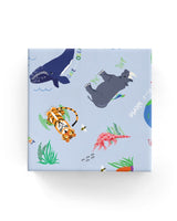 High-quality 80gsm wrapping paper, 600mm wide and 40m long, featuring a planet-friendly design.