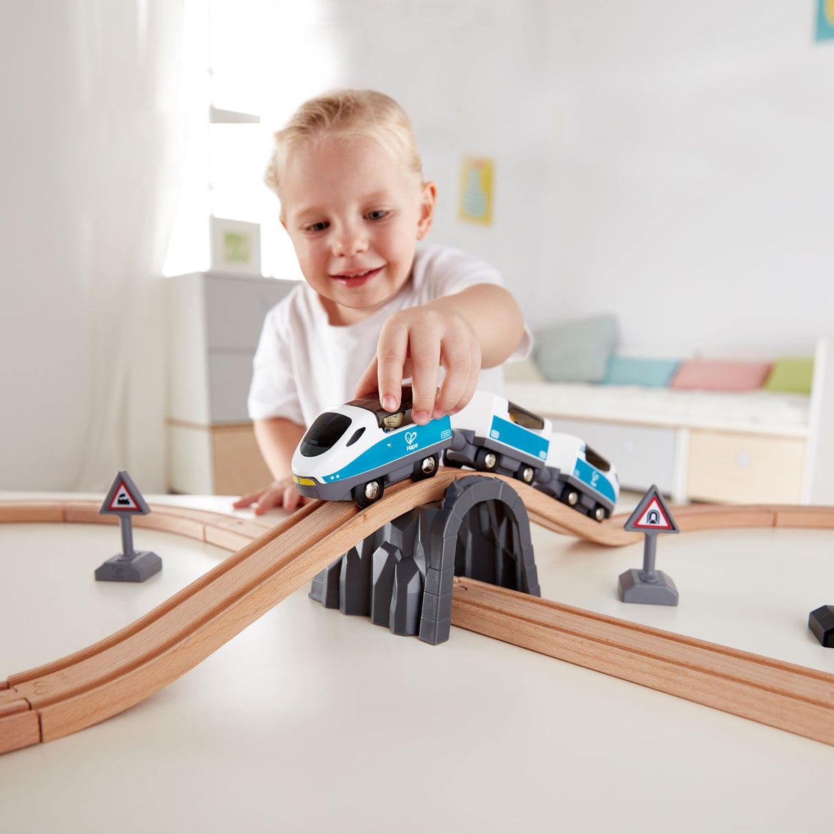 Hape - Figure Of 8 Safety Set (Rail Set)