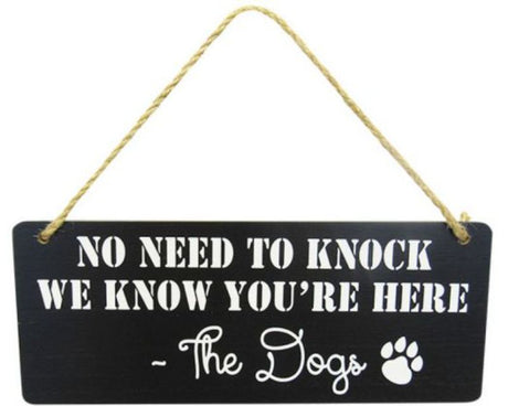 Wooden dog-themed wall art with twine hanger, measuring 25 x 10 cm, perfect for leash organization and stylish decor.
